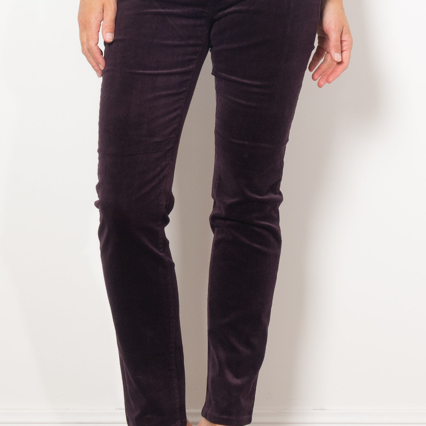 Vassalli Slim Straight Leg Corduroy Pull On Pant