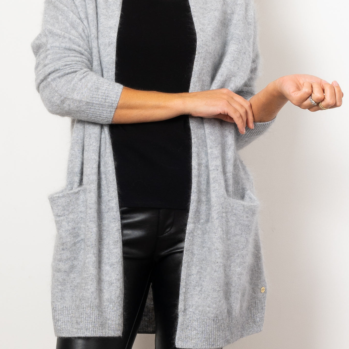 Mia Fratino Prim Cardi