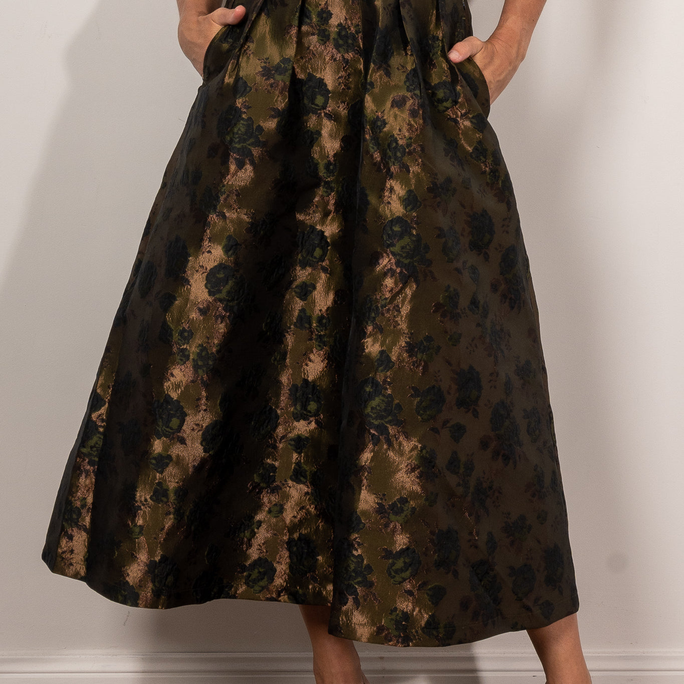 M.A. Dainty Parted Skirt