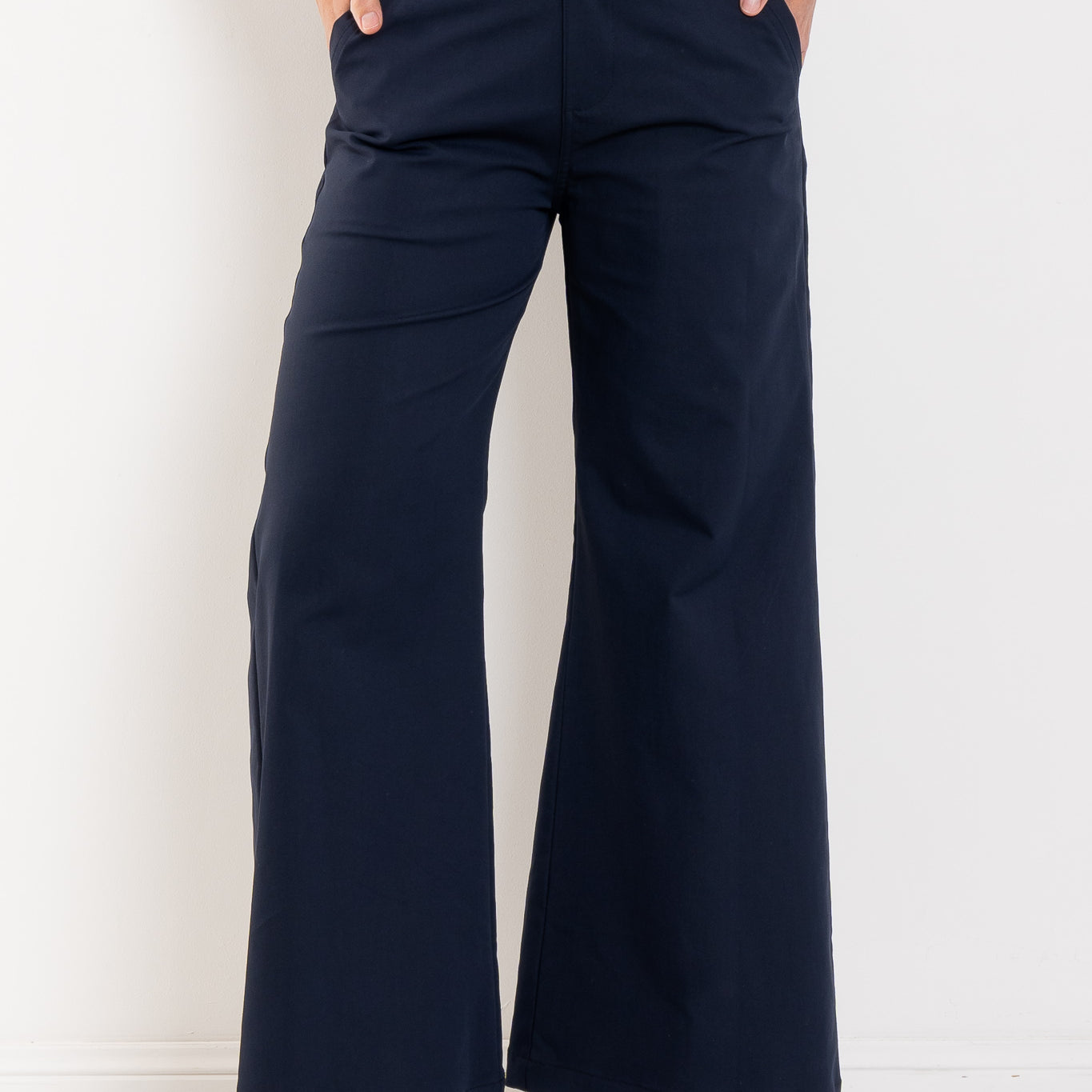 Philippa wears size 10 in Indigo