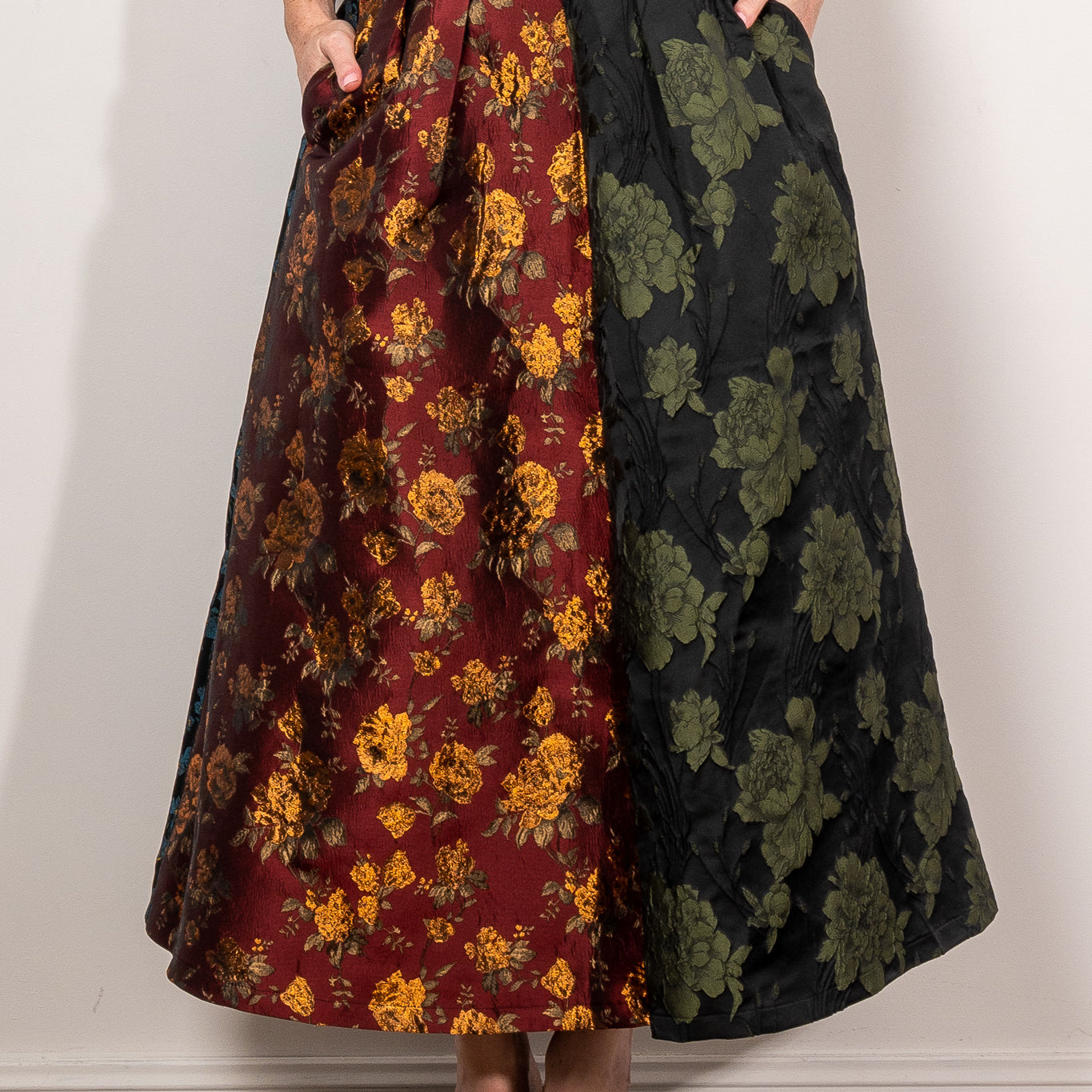 M.A. Dainty Parted Skirt