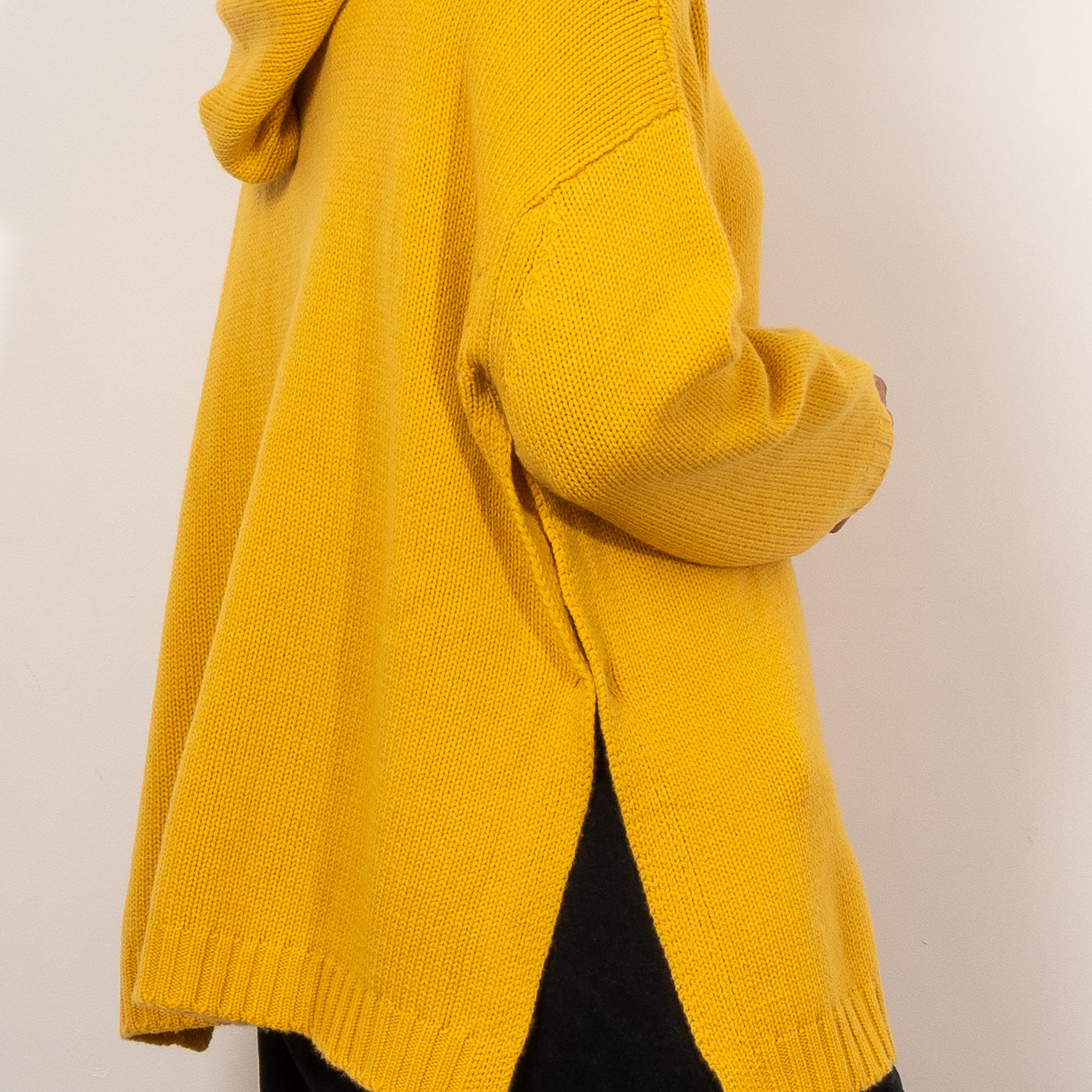 M.A. Dainty Fender Knit Jumper