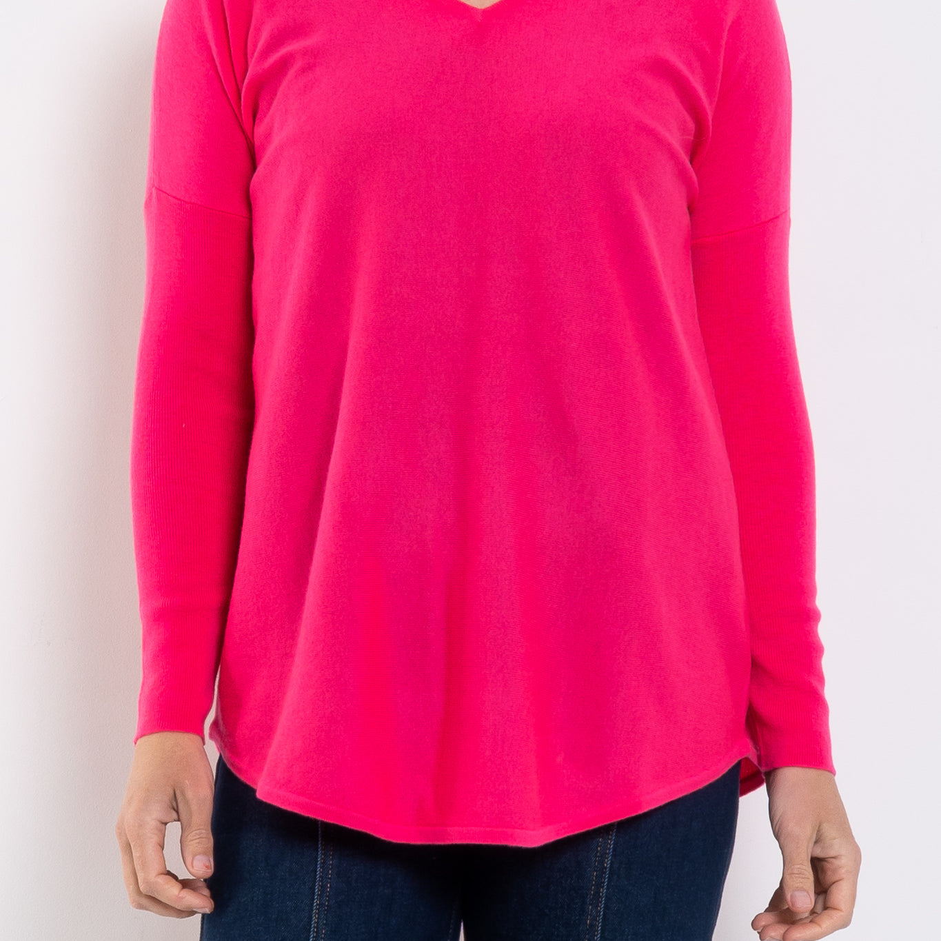 Bridge & Lord Queen V Curved Hem Pullover