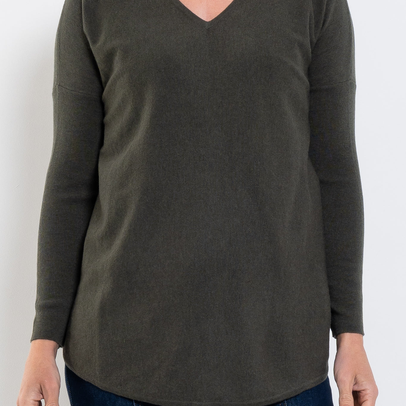 Bridge & Lord Queen V Curved Hem Pullover