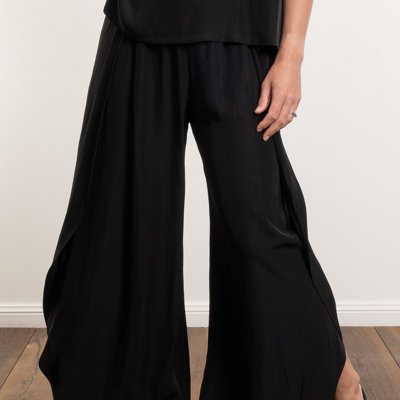 Mela Purdie Villa Pant Mache