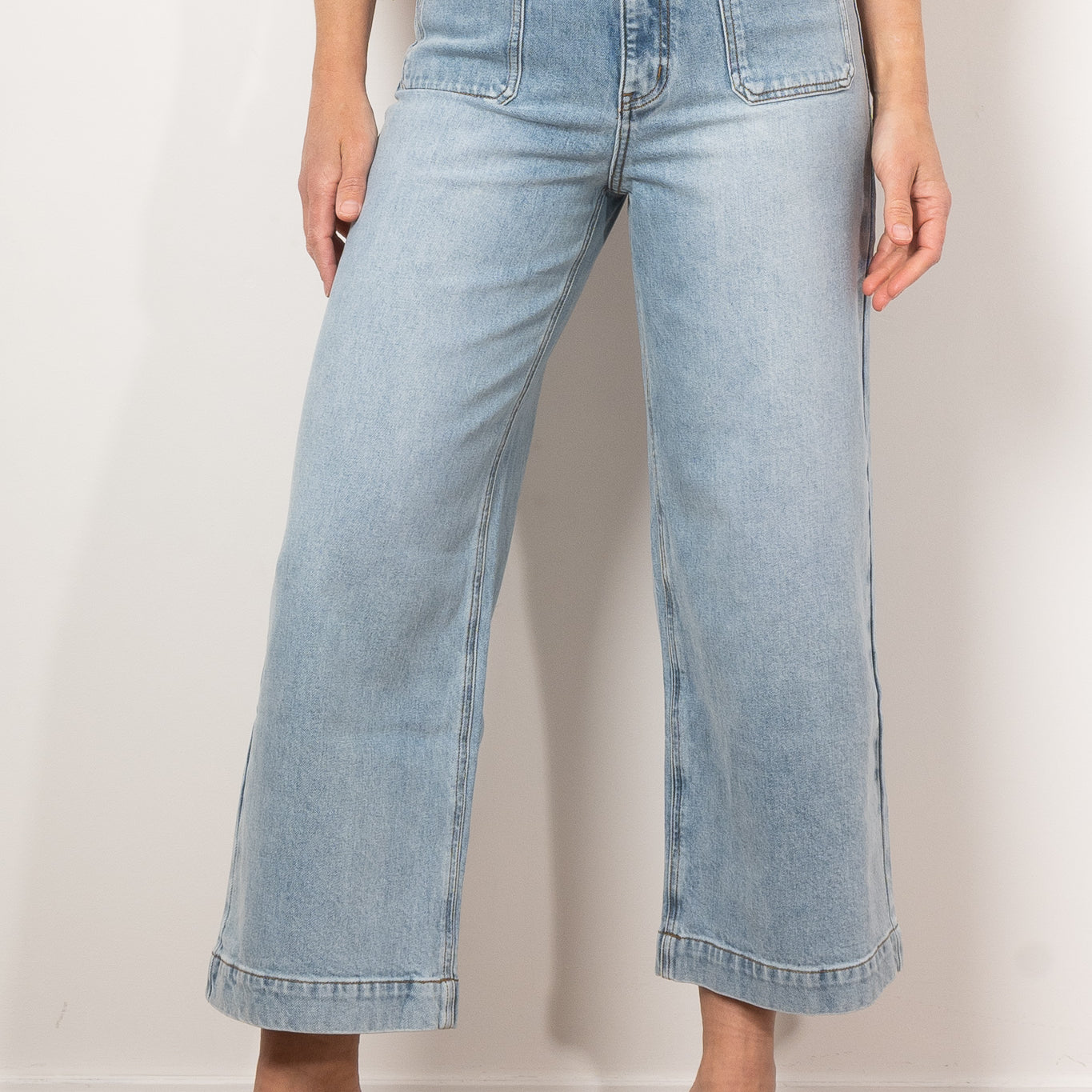 Zoe Kratzmann Establish Jean