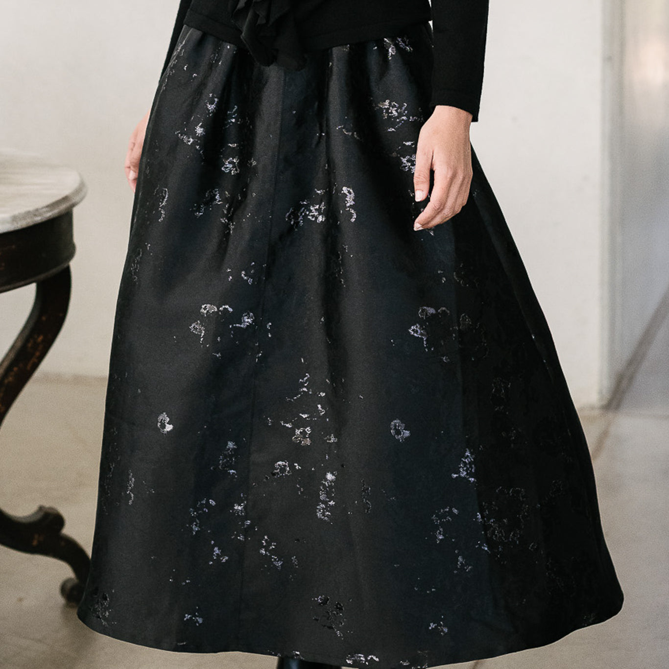 M.A. Dainty Parted Skirt