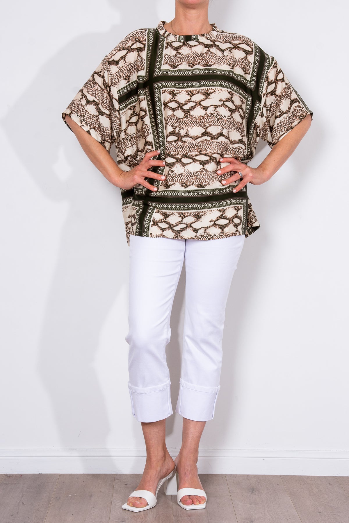 MA Dainty Branch Snake Elbow Sleeve Blouse