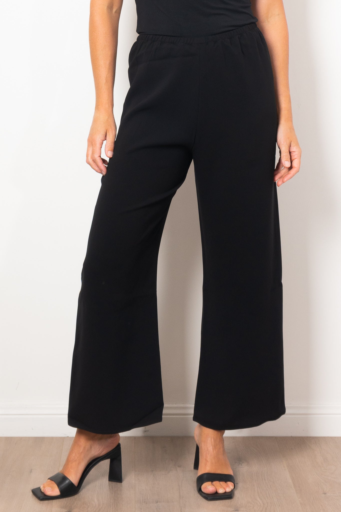 M.A. Dainty Monmouth Pant