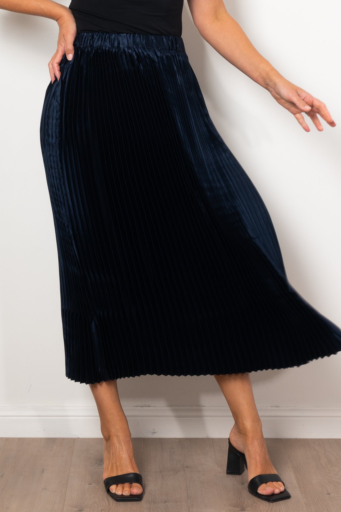 M.A. Dainty Extensions Skirt